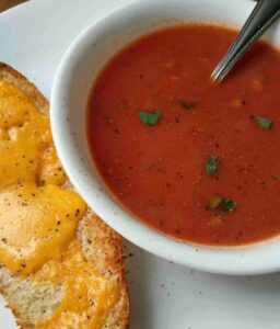 Soothe a Sore Throat with Cayenne-Spiced Tomato Soup Image